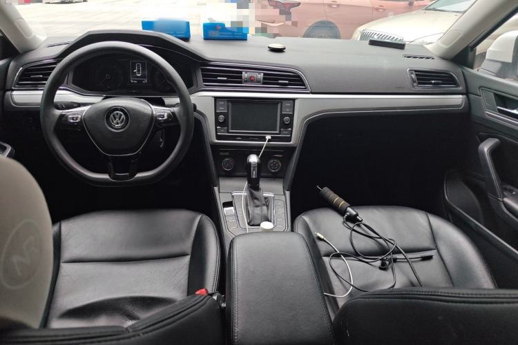 Used Volkswagen Lamando 2019 230TSI DSG Fashion Edition China V Standard Center Console
