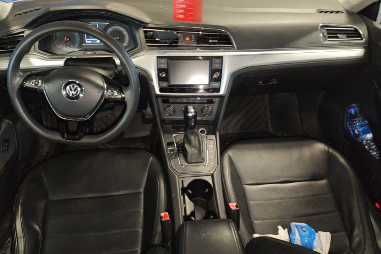 Used Volkswagen Lamando 2019 230TSI DSG Fashion Edition China VI Center Console