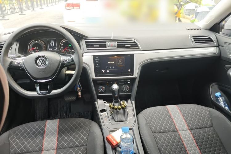 Used Volkswagen Lamando 2019 230TSI DSG Fashion Edition China V Standard Center Console