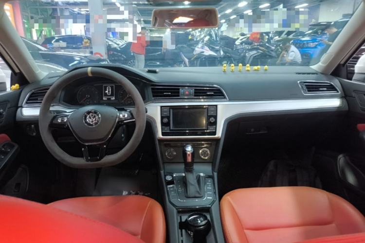 Used Volkswagen Lamando 2019 230TSI DSG Fashion Edition China V Standard Center Console