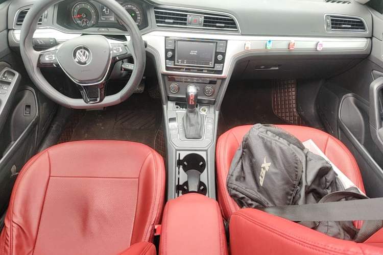 Used Volkswagen Lamando 2019 230TSI DSG Fashion Edition China VI Center Console