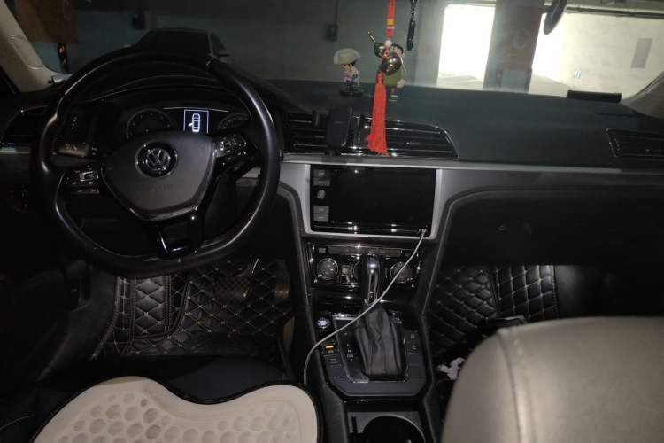 Used Volkswagen Lamando 2019 280TSI DSG Comfort Edition China VI standard Center Console