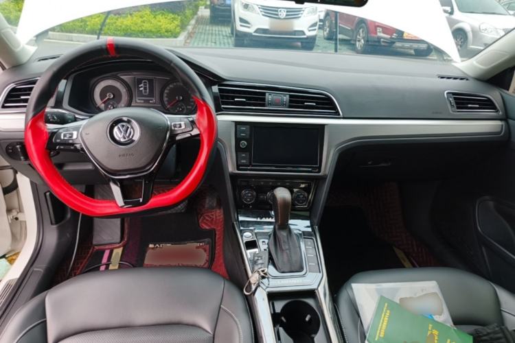 Used Volkswagen Lamando 2019 280TSI DSG Comfort Edition China V Standard Center Console