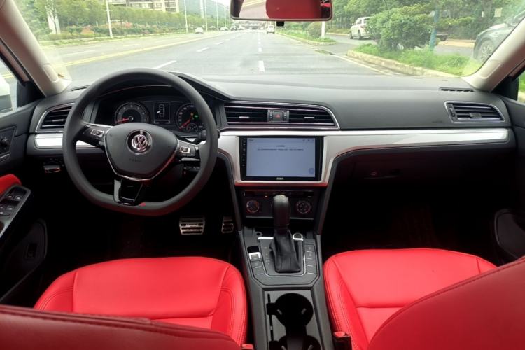 Used Volkswagen Lamando 2019 230TSI DSG Fashion Edition China VI Center Console
