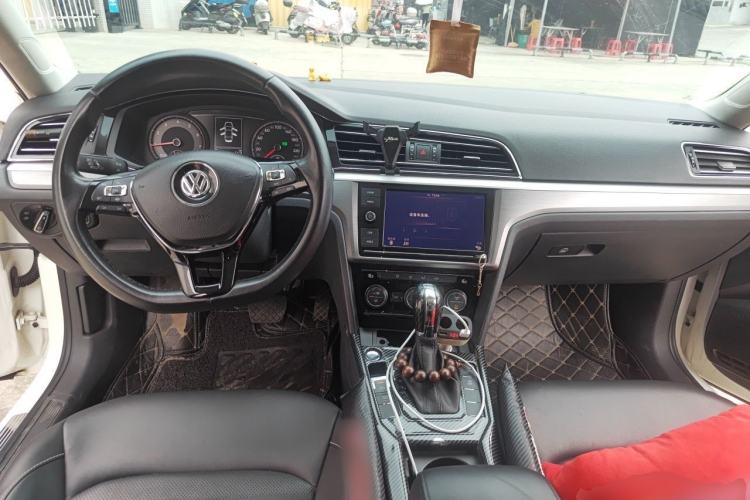 Used Volkswagen Lamando 2019 280TSI DSG Comfort Edition China V Standard Center Console
