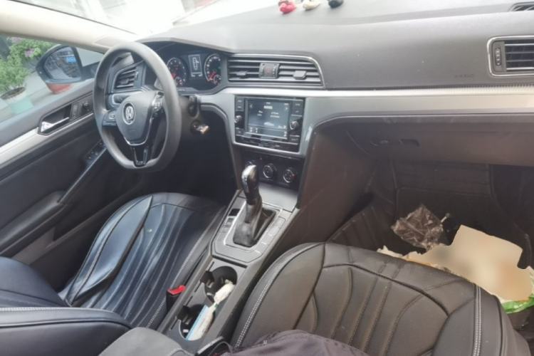 Used Volkswagen Lamando 2019 230TSI DSG Fashion Edition China VI Center Console