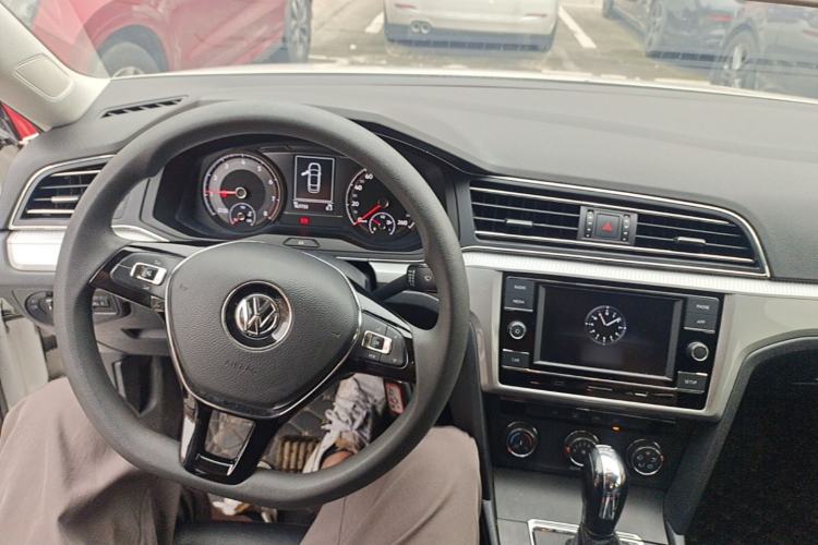 Used Volkswagen Lamando 2019 230TSI DSG Fashion Edition China VI Center Console