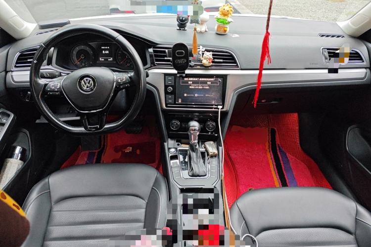 Used Volkswagen Lamando 2019 280TSI DSG Comfort Edition China VI standard Center Console