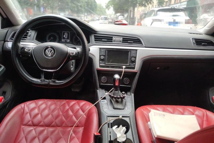 Used Volkswagen Lamando 2019 230TSI DSG Fashion Edition China VI Center Console