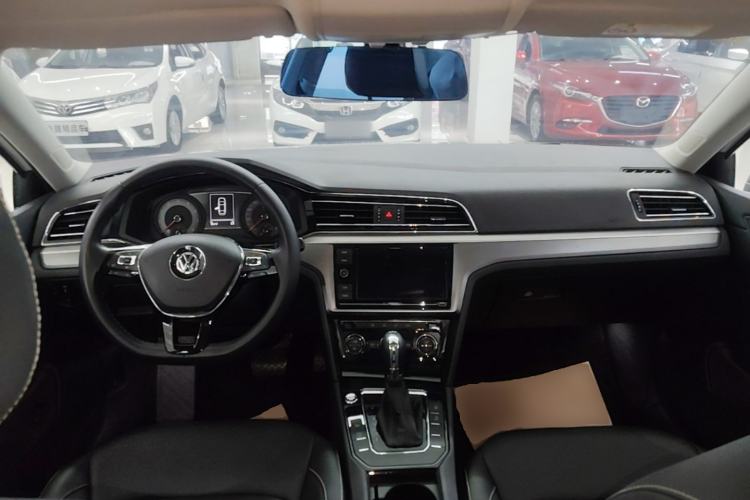 Used Volkswagen Lamando 2019 280TSI DSG Comfort Edition China V Standard Center Console