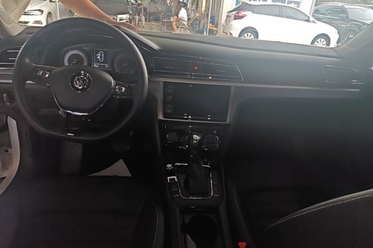 Used Volkswagen Lamando 2019 280TSI DSG Comfort Edition China V Standard Center Console