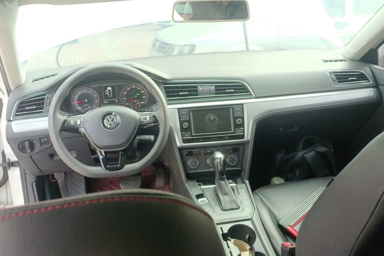 Used Volkswagen Lamando 2019 230TSI DSG Fashion Edition China VI Center Console