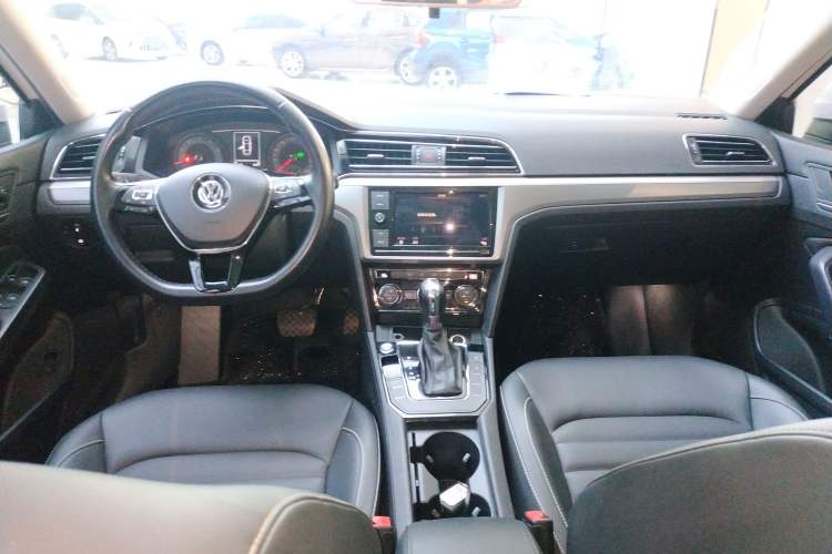 Used Volkswagen Lamando 2019 280TSI DSG Comfort Edition China V Standard Center Console