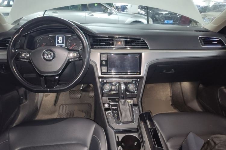 Used Volkswagen Lamando 2019 280TSI DSG Comfort Edition China VI standard Center Console