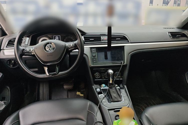 Used Volkswagen Lamando 2019 280TSI DSG Comfort Edition China VI standard Center Console