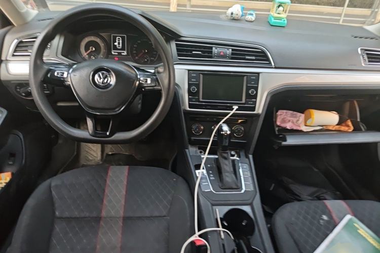 Used Volkswagen Lamando 2019 230TSI DSG Fashion Edition China VI Center Console