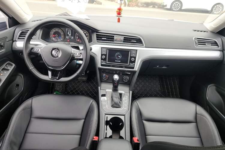 Used Volkswagen Lamando 2019 230TSI DSG Fashion Edition China VI Center Console