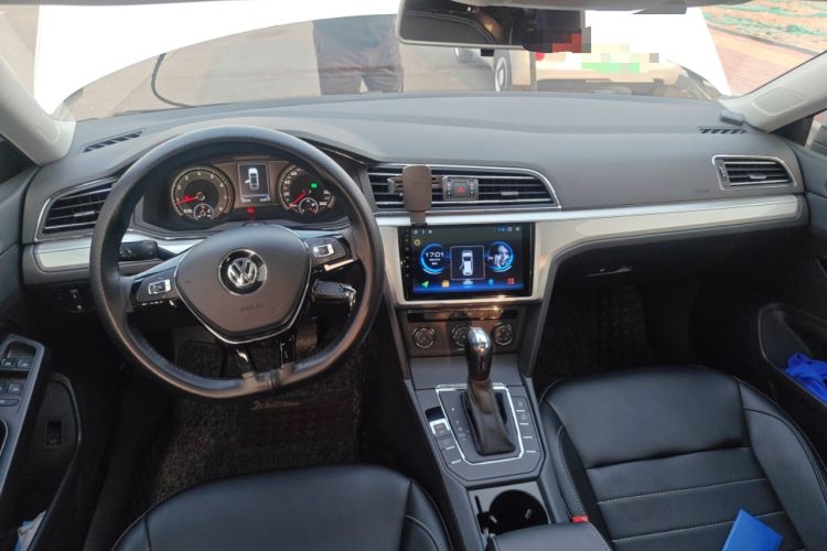 Used Volkswagen Lamando 2019 230TSI DSG Vision Edition China VI Standard Center Console