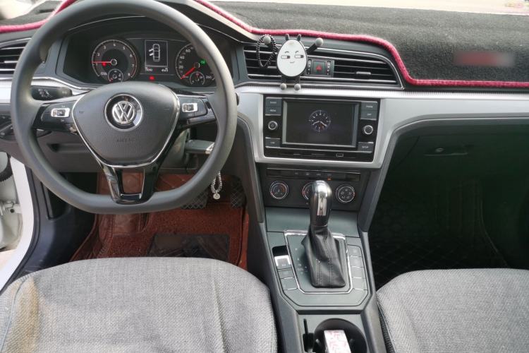 Used Volkswagen Lamando 2019 230TSI DSG Fashion Edition China VI Center Console