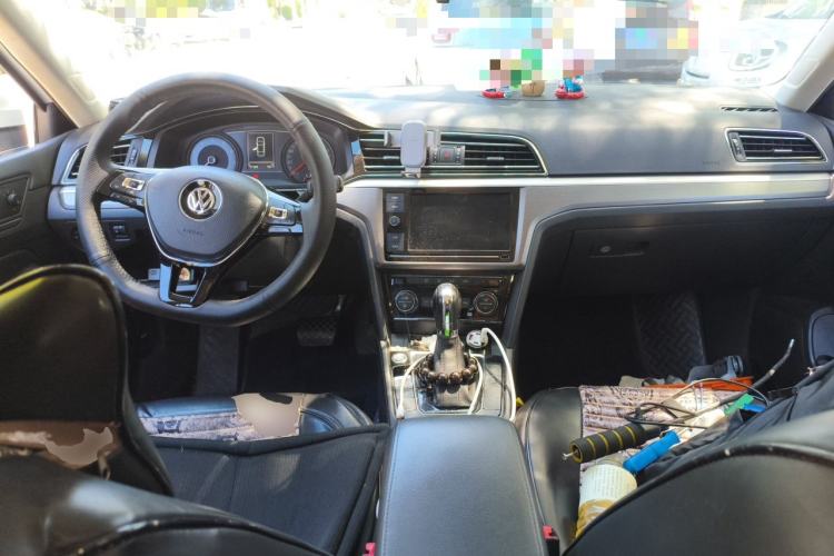 Used Volkswagen Lamando 2019 280TSI DSG Comfort Edition China VI standard Center Console