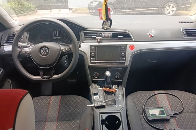 Used Volkswagen Lamando 2019 230TSI DSG Fashion Edition China VI Center Console