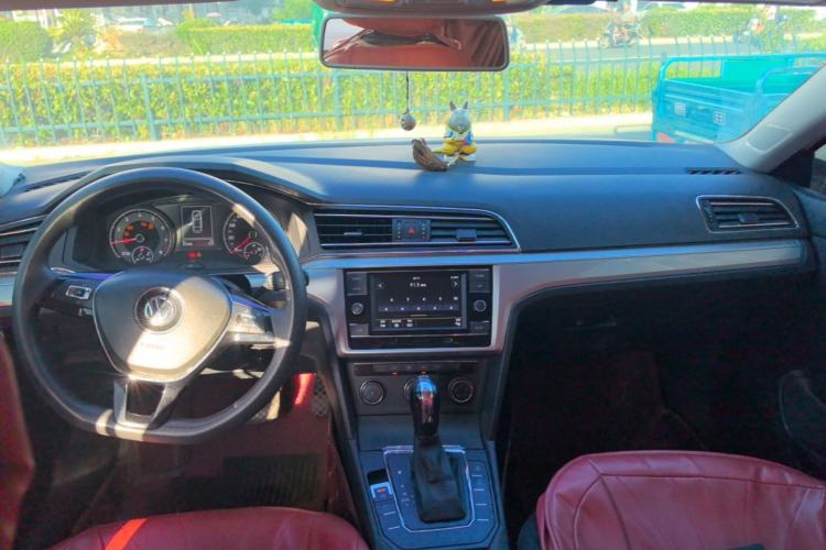Used Volkswagen Lamando 2019 230TSI DSG Fashion Edition China VI Center Console