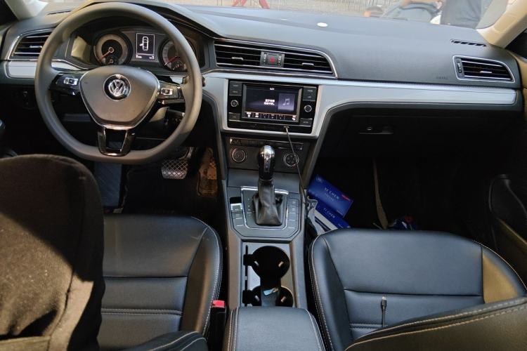 Used Volkswagen Lamando 2019 230TSI DSG Fashion Edition China VI Center Console