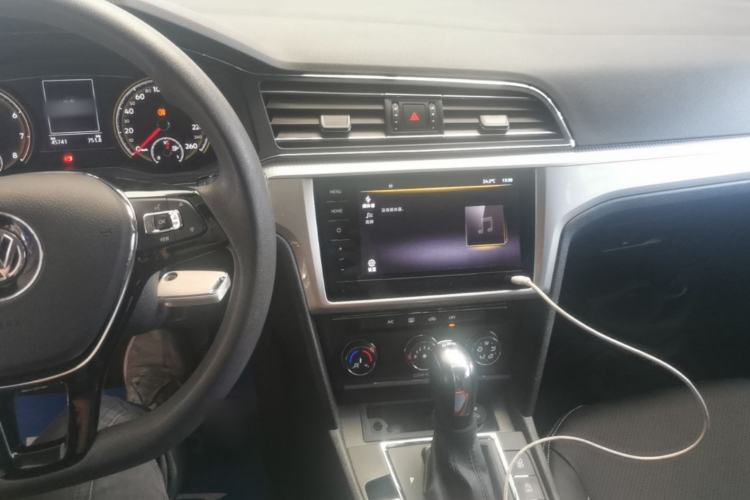 Used Volkswagen Lamando 2019 230TSI DSG Fashion Edition China VI Center Console