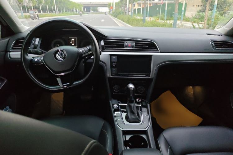 Used Volkswagen Lamando 2019 280TSI DSG Comfort Edition China V Standard Center Console