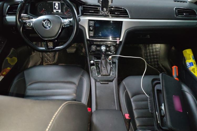 Used Volkswagen Lamando 2019 280TSI DSG Comfort Edition China VI standard Center Console
