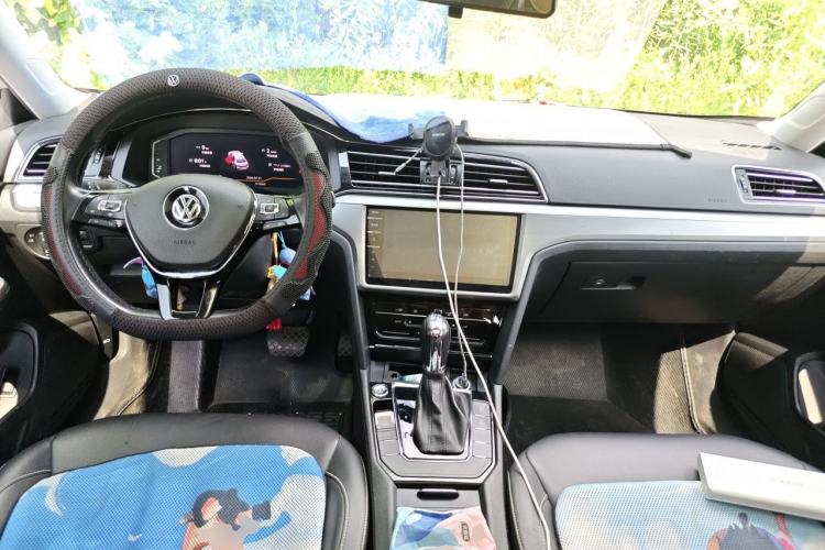 Used Volkswagen Lamando 2019 280TSI DSG Comfort Edition China VI standard Center Console