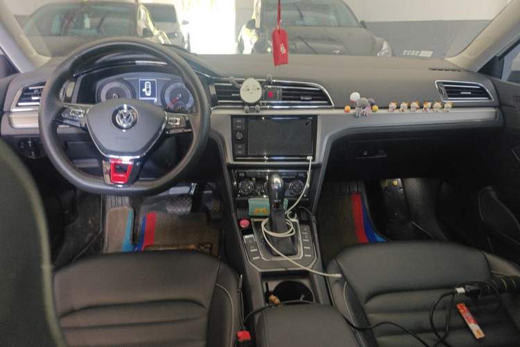 Used Volkswagen Lamando 2019 280TSI DSG Comfort Edition China VI standard Center Console