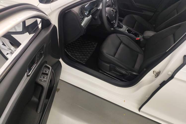 Used Volkswagen Lamando 2019 230TSI DSG Fashion Edition China VI Driver Seat