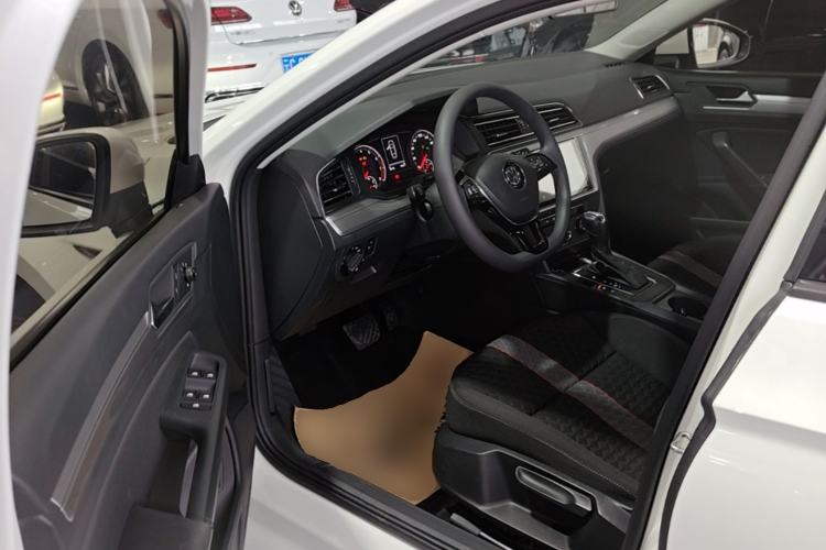 Used Volkswagen Lamando 2019 230TSI DSG Fashion Edition China V Standard Driver Seat