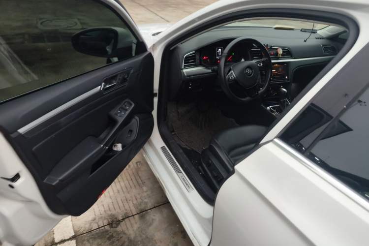 Used Volkswagen Lamando 2019 280TSI DSG Comfort Edition China VI standard Driver Seat
