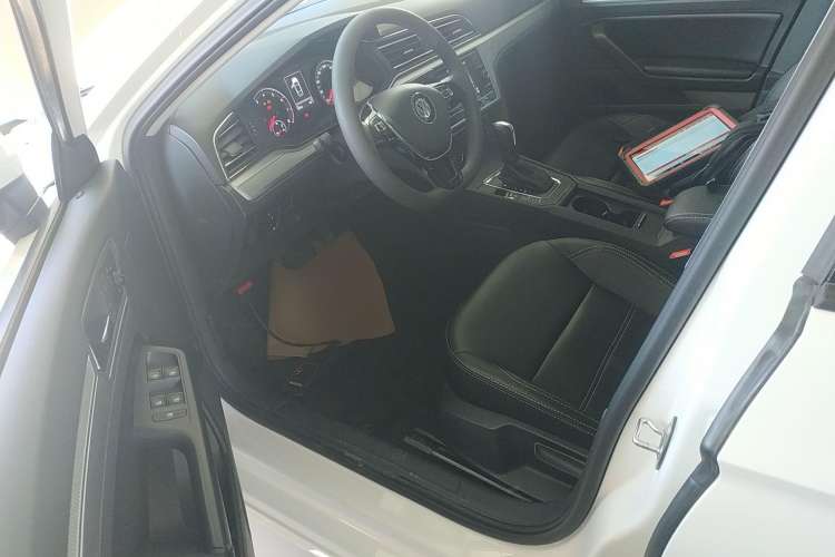 Used Volkswagen Lamando 2019 230TSI DSG Vision Edition China VI Standard Driver Seat
