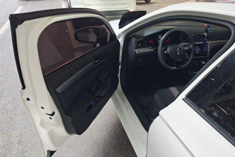 Used Volkswagen Lamando 2019 230TSI DSG Fashion Edition China VI Driver Seat