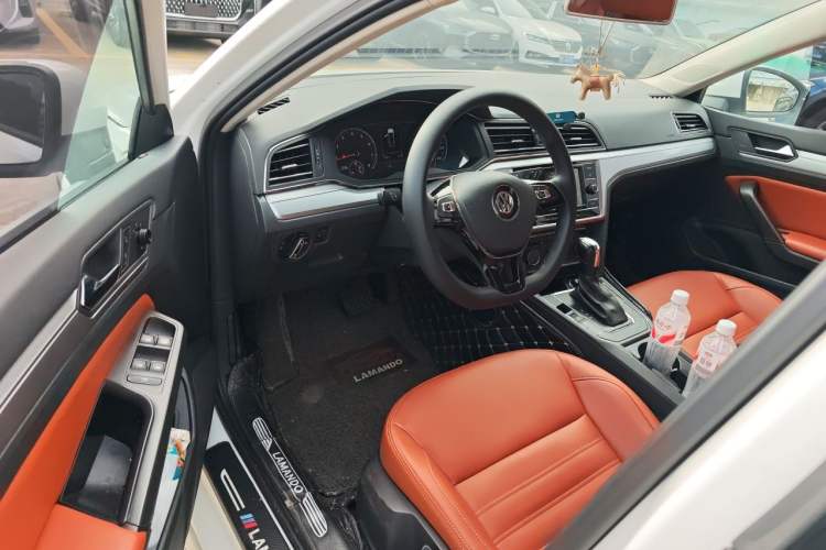 Used Volkswagen Lamando 2019 230TSI DSG Fashion Edition China VI Driver Seat