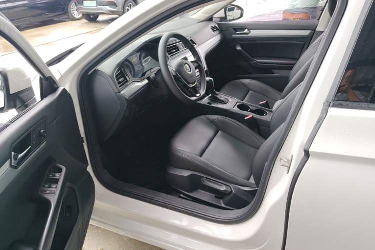 Used Volkswagen Lamando 2019 230TSI DSG Fashion Edition China V Standard Driver Seat