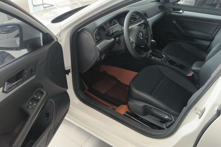 Used Volkswagen Lamando 2019 230TSI DSG Fashion Edition China VI Driver Seat