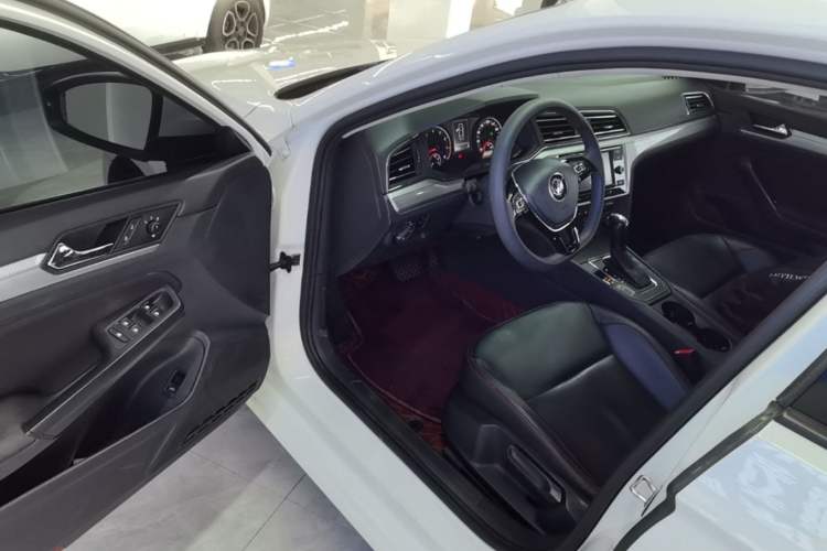 Used Volkswagen Lamando 2019 230TSI DSG Fashion Edition China VI Driver Seat