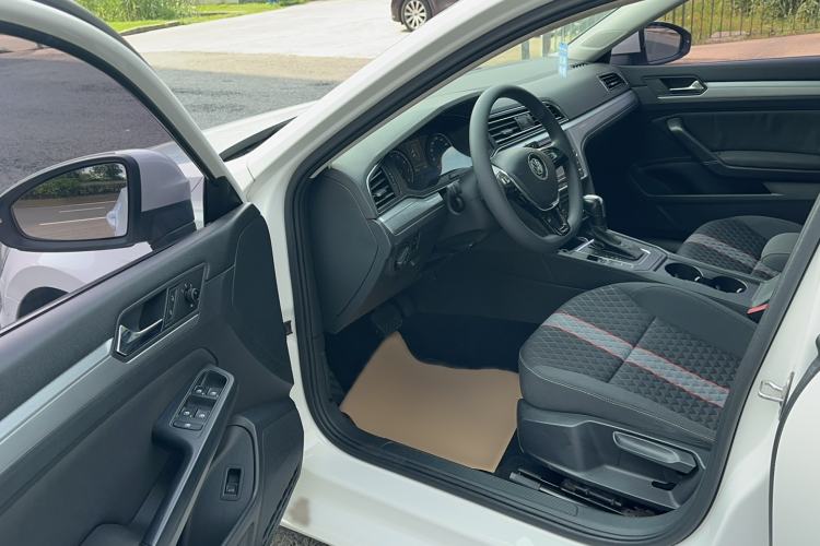 Used Volkswagen Lamando 2019 230TSI DSG Fashion Edition China V Standard Driver Seat