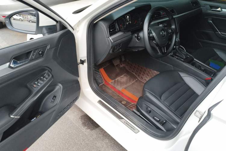 Used Volkswagen Lamando 2019 280TSI DSG Comfort Edition China VI standard Driver Seat