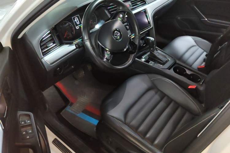 Used Volkswagen Lamando 2019 280TSI DSG Comfort Edition China V Standard Driver Seat