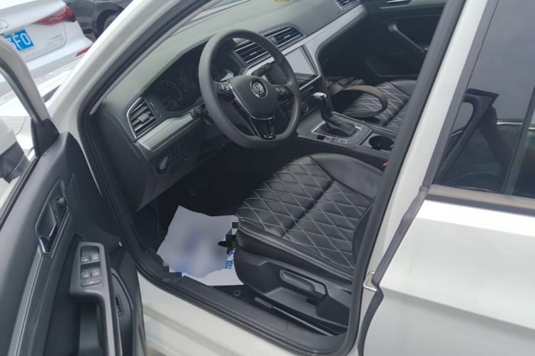 Used Volkswagen Lamando 2019 230TSI DSG Fashion Edition China V Standard Driver Seat