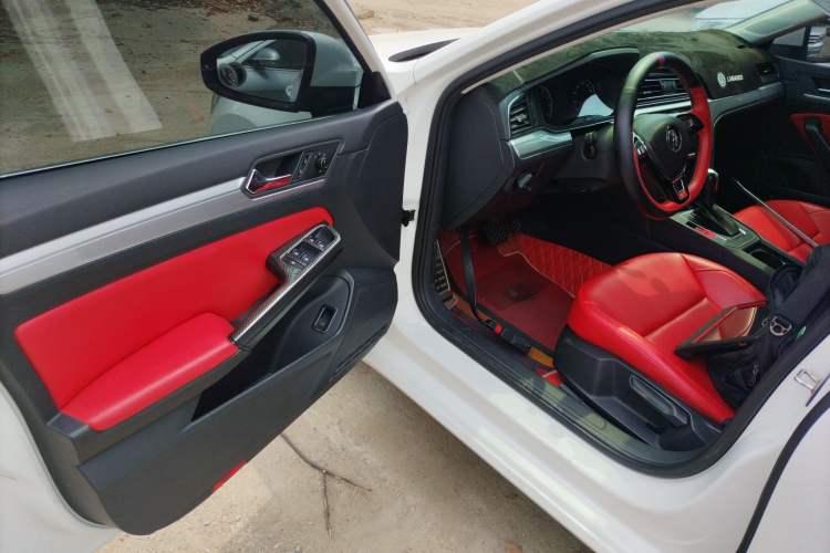 Used Volkswagen Lamando 2019 230TSI DSG Vision Edition China VI Standard Driver Seat