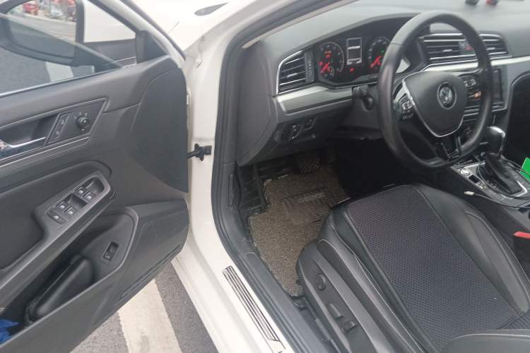 Used Volkswagen Lamando 2019 280TSI DSG Comfort Edition China VI standard Driver Seat