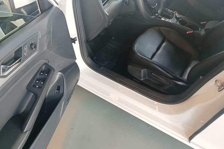 Used Volkswagen Lamando 2019 230TSI DSG Fashion Edition China VI Driver Seat