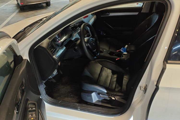 Used Volkswagen Lamando 2019 230TSI DSG Fashion Edition China VI Driver Seat