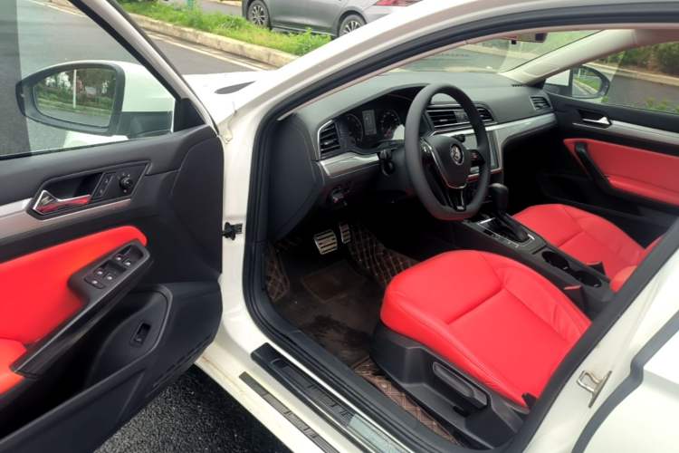 Used Volkswagen Lamando 2019 230TSI DSG Fashion Edition China VI Driver Seat